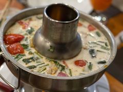 -Chom Cafe and Restaurant