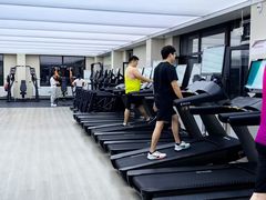 -鲸灵公元游泳中心