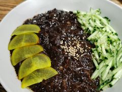韩式炸酱面-吴草鸡爪오초닭발韩食堂(融恒盈嘉中心店)