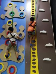 -蹦贝运动中心·蹦床·攀岩·闯关(龙岗店)