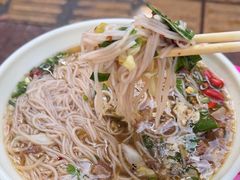 -啊墨江牛烂烀米线