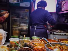 -爆炸头阿姨小四川正宗川味小吃(无任何分店)