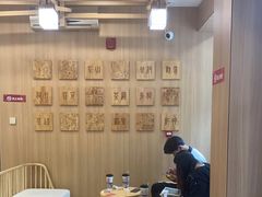 用餐区-霸王茶姬(南强街店)