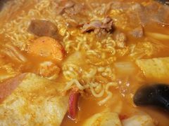 泡菜五花肉锅-炙韩料理·部队锅专门店