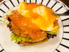 三文鱼水波蛋松饼-AFS Cafe & Canteen(闽江二路店)