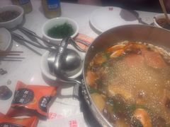 -七欣天香辣蟹火锅(闵行浦江欢乐颂店)