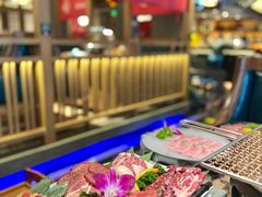 黑牛六拼-明洞阿姨·韩式酱蟹烤肉·创意料理(三元桥店)