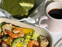 柠檬汁拌扒鲜虾牛油果沙拉-G+KITCHEN(龙湖狮山天街店)