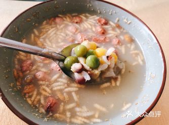 益阳的擂茶是甜的 沩山的擂茶是咸的  沩山