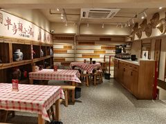 -思博半步颠小酒馆(梦时代店)