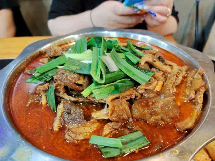 芳芳牛杂(大成路总店)-"96芳芳牛杂96白老师也被芳芳迷住了吗.