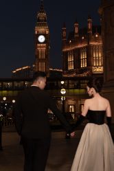 -现代经典婚纱摄影