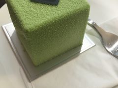 -UNI UNI(环亚凯瑟琳店)