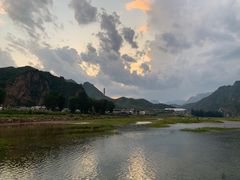 -百里峡七彩艺术小镇