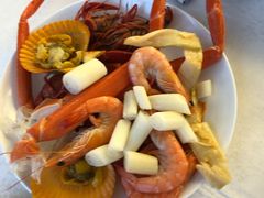 -黄浦江游览十六铺3号码头网红自助餐