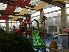 -三岔湖环球融创天堂洲际酒店水乐园
