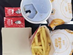 -麦当劳(卫星广场店)