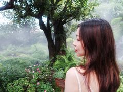 -Chom Cafe and Restaurant