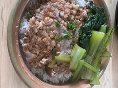 咸尤肉饼煲仔饭-波记美食煲仔饭蒸饭(客村店)