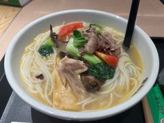 -蒙自源米线大王(东站店)