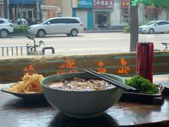-亮亮面馆(经六路店)