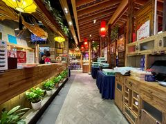 -野山舂·贵州现舂酸汤火锅(鸿通城店)