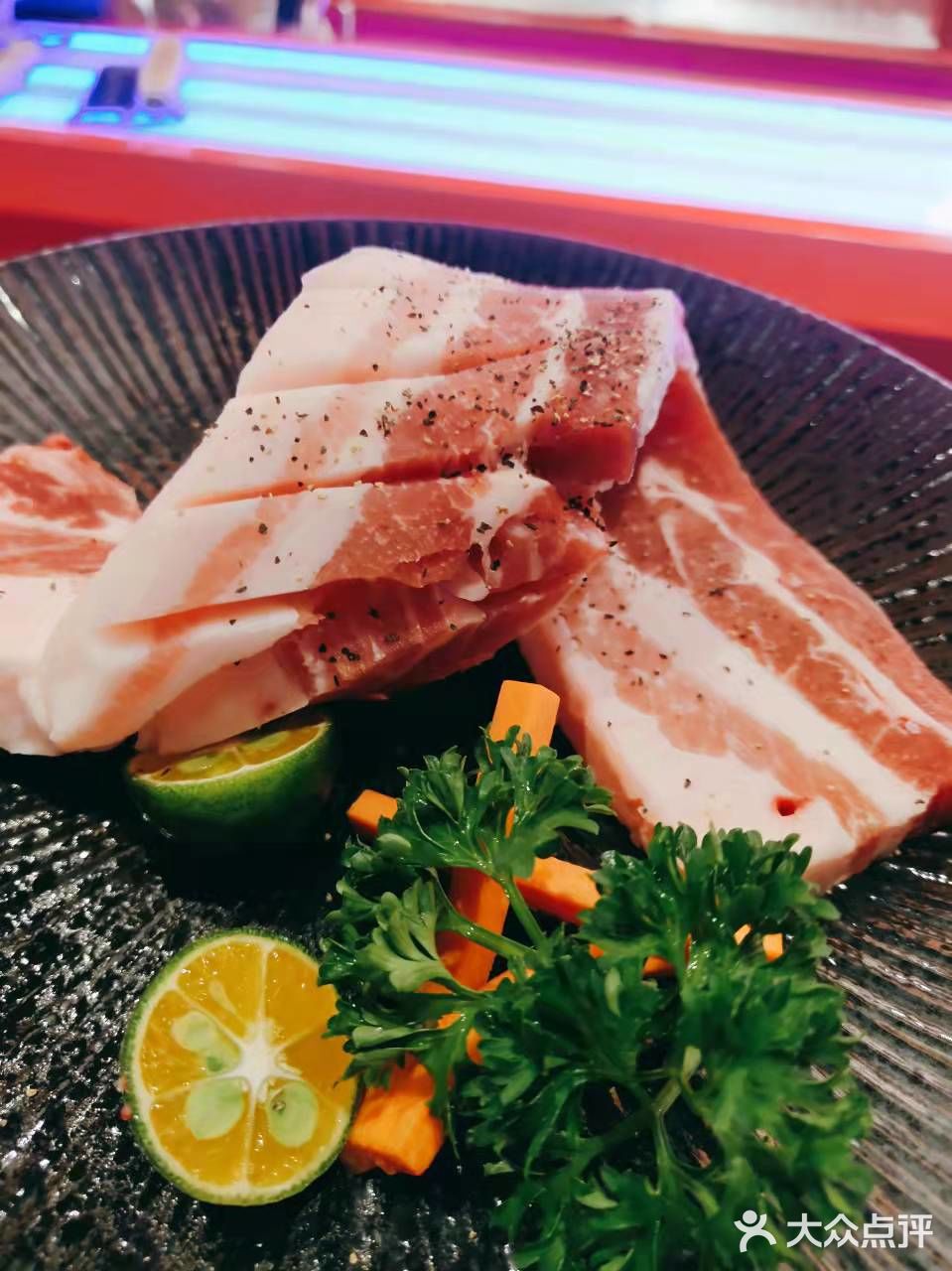 大口吃肉！干干干！ 就来瞳瞳瞳[加油]