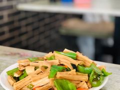 尖椒烧腐竹-顺平正宗烧饼熏肉家常菜(祥和家园店)