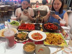 -肥肥虾庄·金牌油焖大虾(汉口城市广场店)