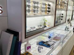 -翰佐蔡司小乐圆·依视路星趣控·暴龙眼镜折扣店