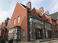 -钟书阁(松江泰晤士小镇店)