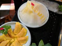 -洪氏嗨捞·广东猪肚鸡·椰子鸡火锅(西咸万象城店)