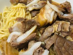 -松树干拌面店