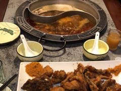 -八次方巴乡石锅鱼·金海湖水库活鱼(谷丰东路店)