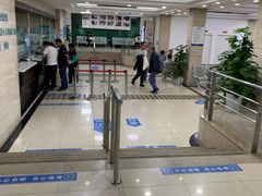 -上海大学附属上海和平眼科医院