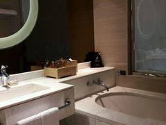 -上海中航虹桥机场泊悦酒店