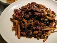 酸笋紫苏炒牛腱-桂小厨广西菜(万象城店)