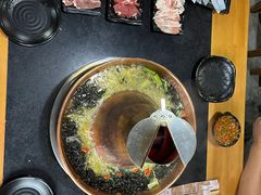 -果松木炭酸菜铜火锅·外婆参鸡汤