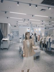 -妃格美发沙龙·烫发·染发