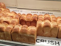 -HOT CRUSH趁热集合·现烤面包(上海环球港店)