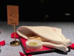 餐前面包-弦月窗LUNETTE BY AMANDA(复兴路店)