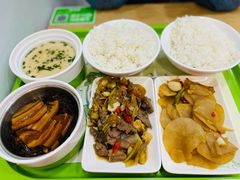 -老乡鸡(武汉光谷天地坐标城店)