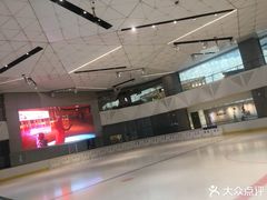 -冰纷万象滑冰场(南山万象天地店)
