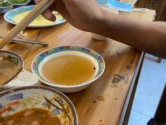 -毛辣果·贵州红酸汤牛肉火锅(西单店)