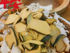 -抚仙湖生态石锅鱼野生菌(告庄店)