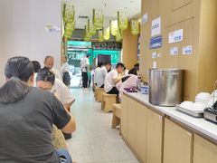 -李与白包子铺(桐梓林店)