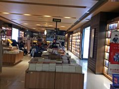 -新华书店(沙坪坝书城店)