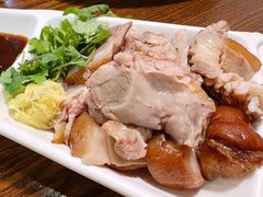 万峦猪脚-台南擔仔面·卤肉饭(老虹井路店)