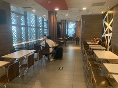大堂-麦当劳(苏州火车站南广场店)