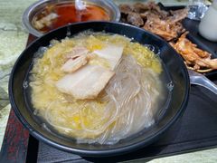 五花肉炖酸菜-欧阳家吊炉饼(九纬路店)